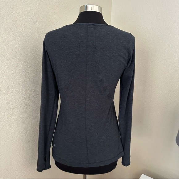 Lululemon Woman’s Gym Yoga Stretchy Long Sleeve Heathered Gray Pullover Top - Picture 7 of 10